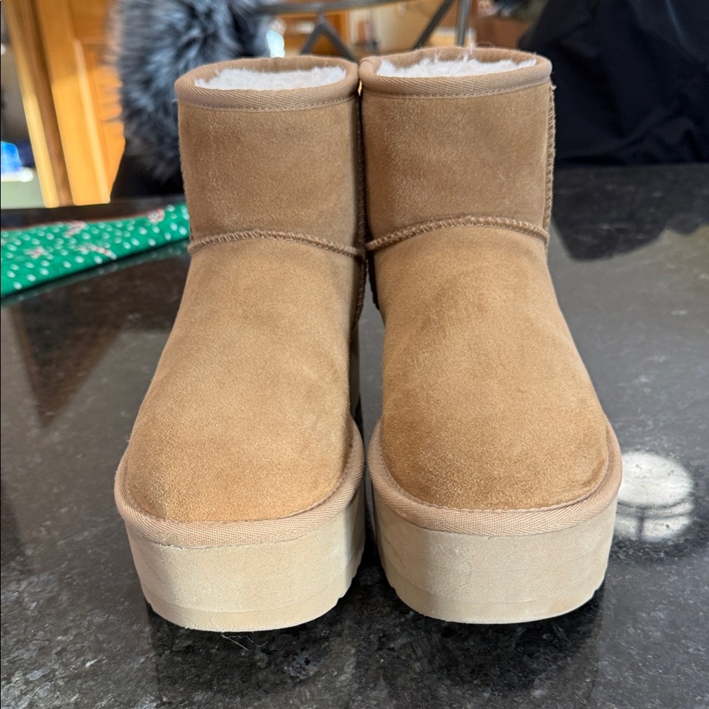 UGG  Platform Women's Chestnut Winter Boots